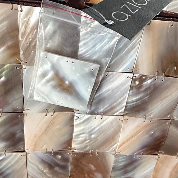 NWT Elegant Mother of Pearl Clutch - Picture 11 of 11